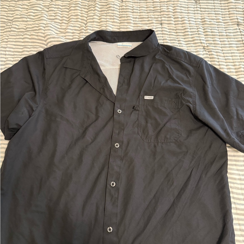 Columbia Black Button-Up Fishing Shirt